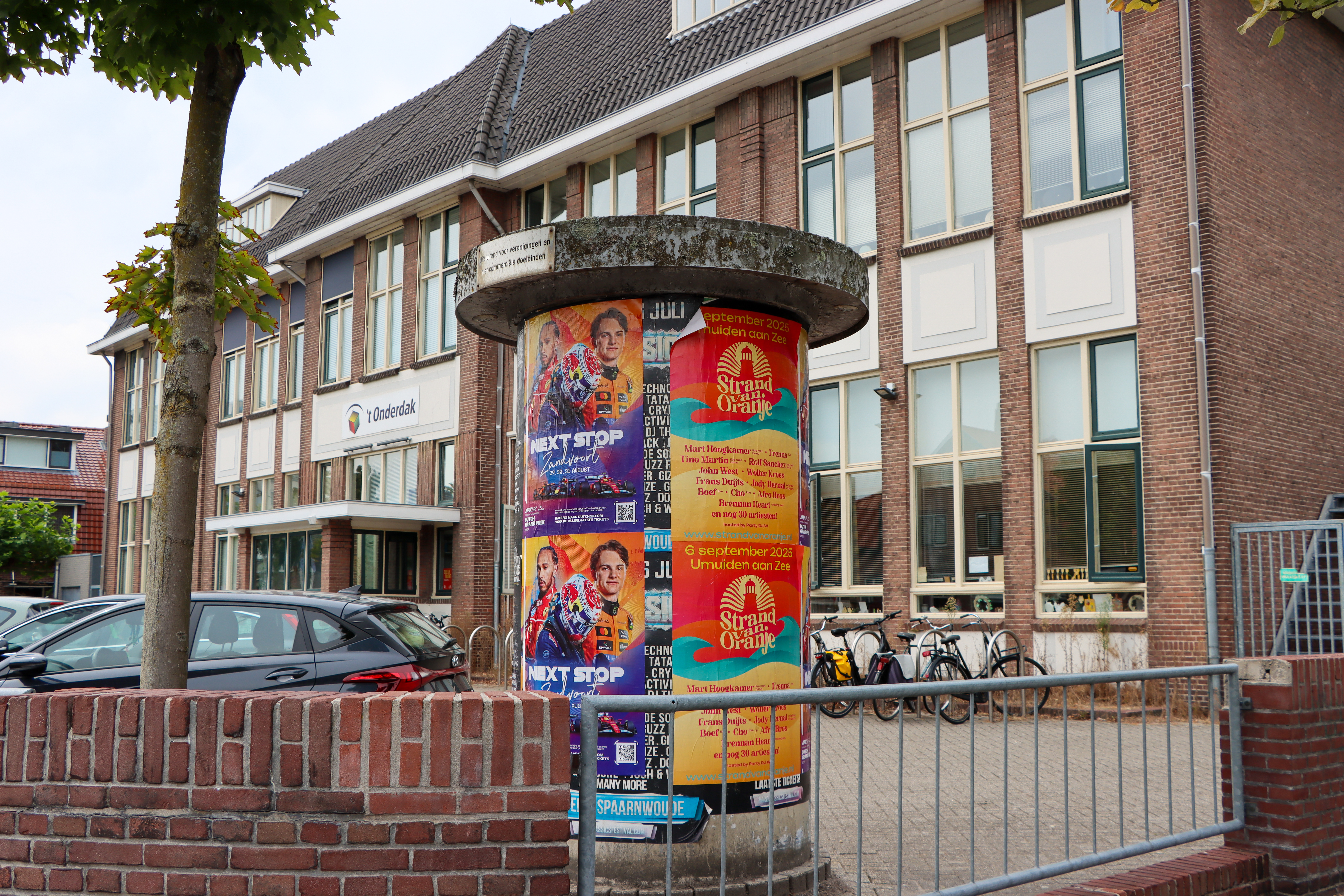 Sassenheim: hoek Parklaan/J.P. Gouverneurlaan